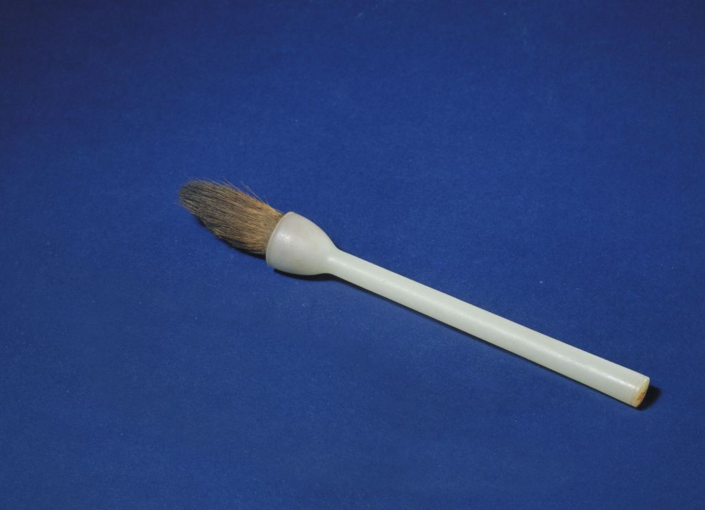 图片[1]-White jade light plain bucket pen-China Archive